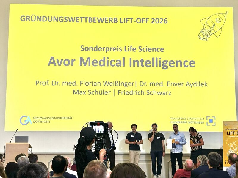 Preisverleihung des Sonderpreises Life Science beim LIFT-OFF 2026