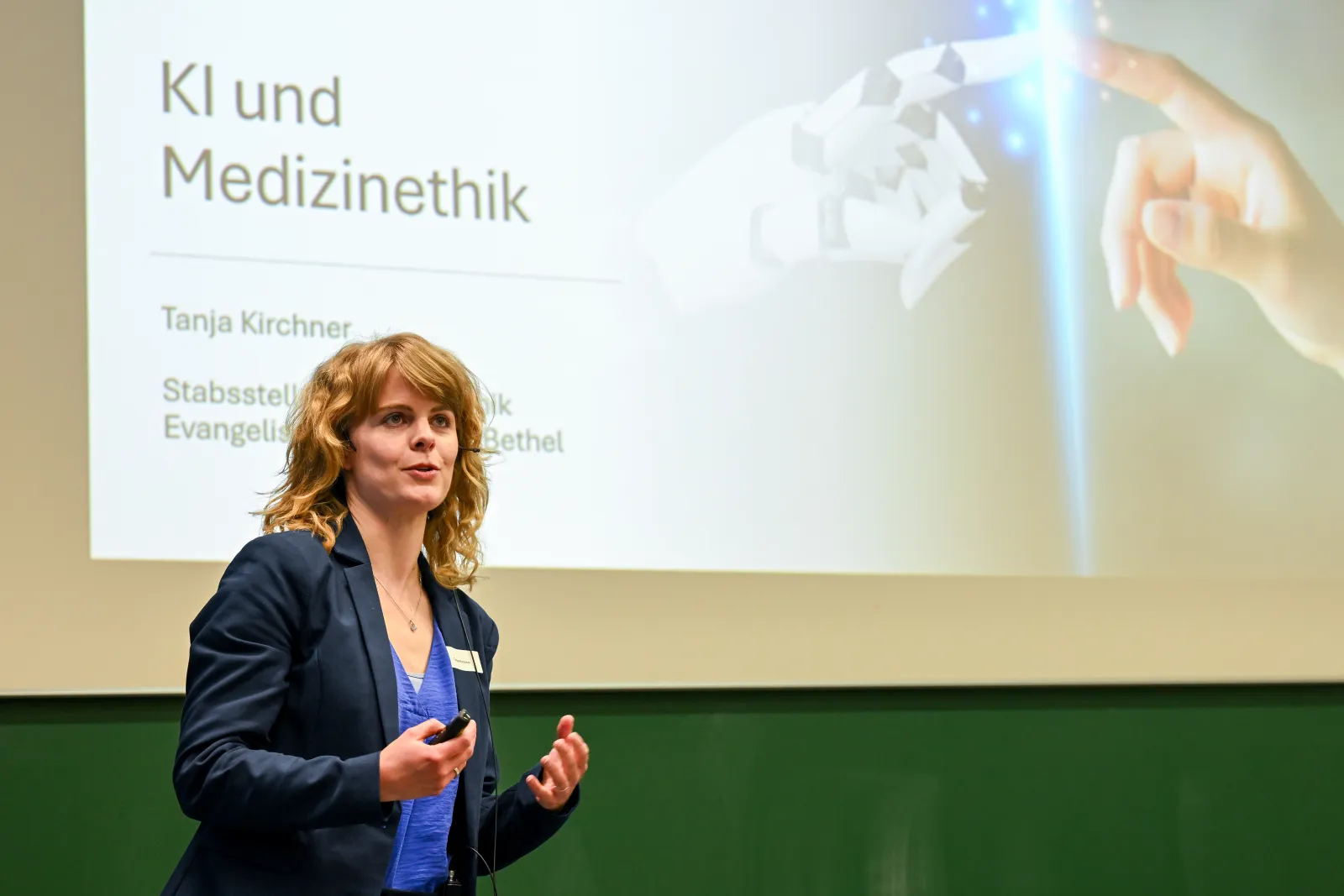 Tanja Kirchner während ihres Vortrags zu Medizinethik