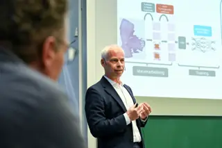 Prof. Dr. Wolfram Klapper bei seinem Vortrag zur KI-basierten Analyse von Lymphom-Histologien